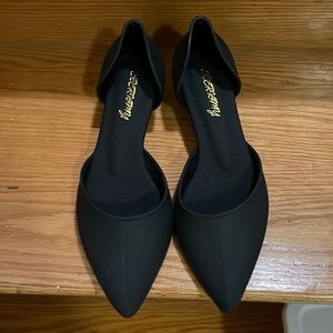 NWOT black thick heeled casual ladies shoes Size 5US